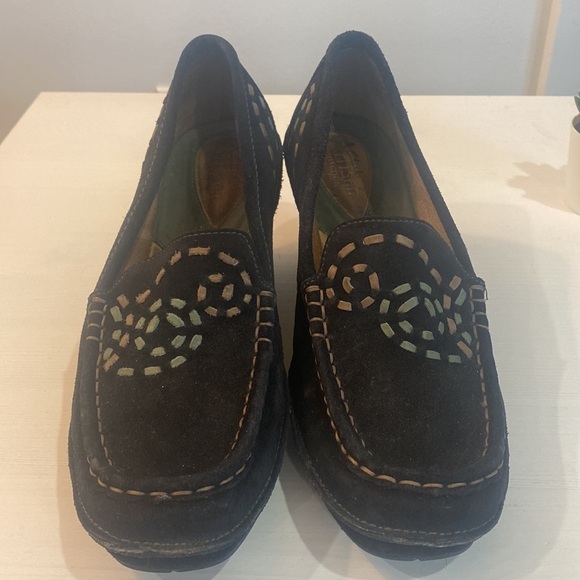 Clarks Artisan Suede Wedges - Picture 2 of 14